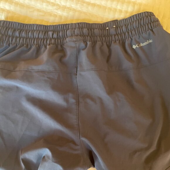 Women's Columbia Shorts worn once - Picture 2 of 2
